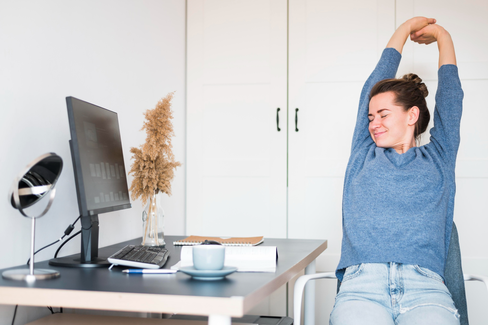 The 15-Minute Desk Break Workout